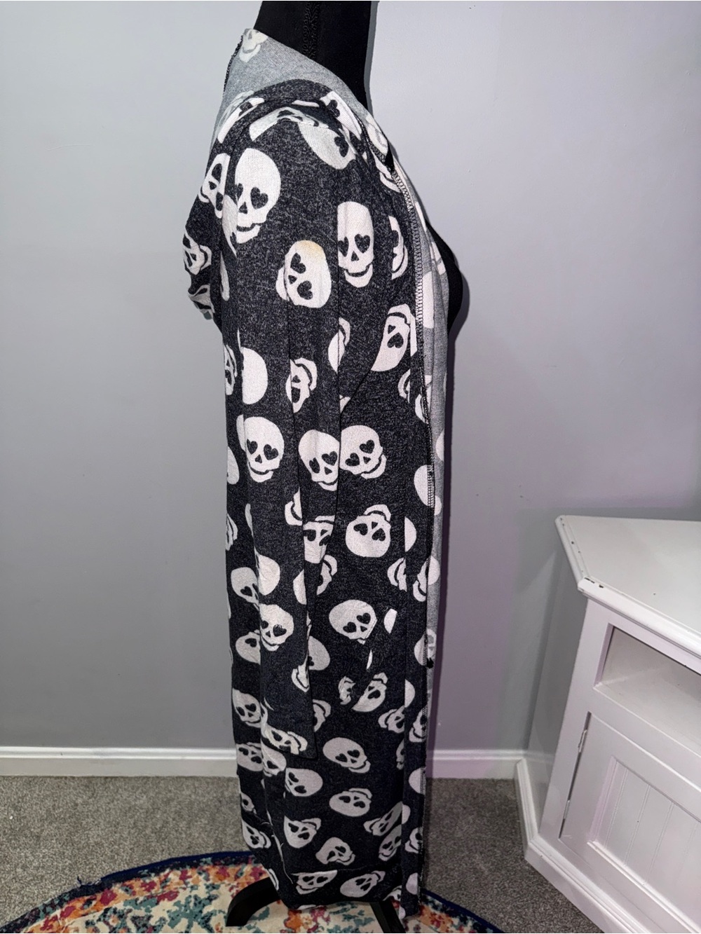 No Boundaries Black & White Skull Hooded Cardigan - Picture 3 of 3